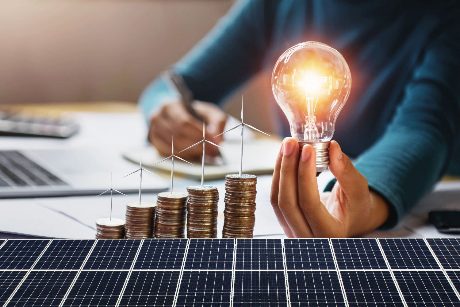 Panele fotowoltaiczne cena za darmowy prąd – czyli ile kosztuje instalacja przydomowej elektrowni słonecznej?